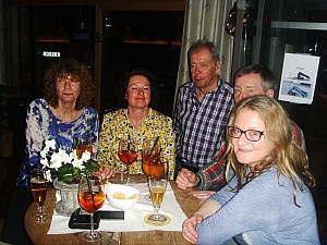 27-Party im Pfelderer Hof.jpg 27-Party im Pfelderer Hof.jpg